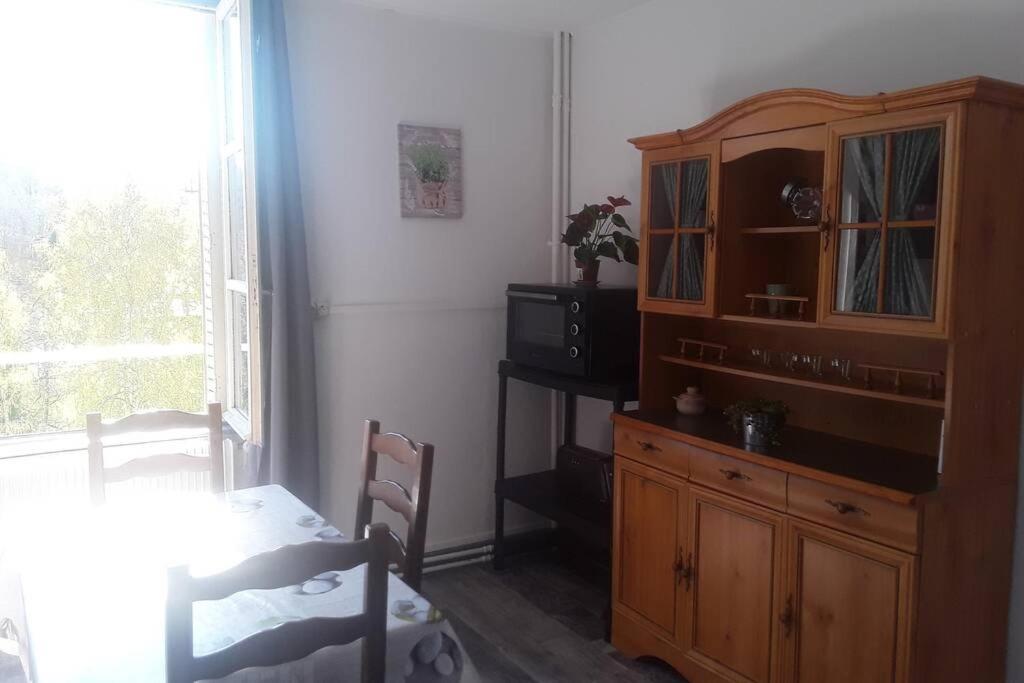 Appartement Chaleureux De 82M2 Proche De Vulcania Pontaumur Экстерьер фото